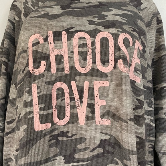 Grayson/Threads “Choose Love” Long-sleeved Top - Size XL - Picture 2 of 5